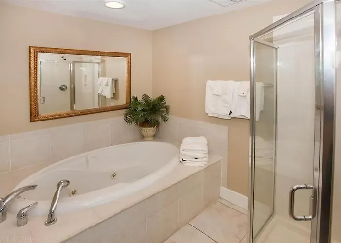 Island Tower 25th Floor Corner - Amazing Views! Gulf Shores