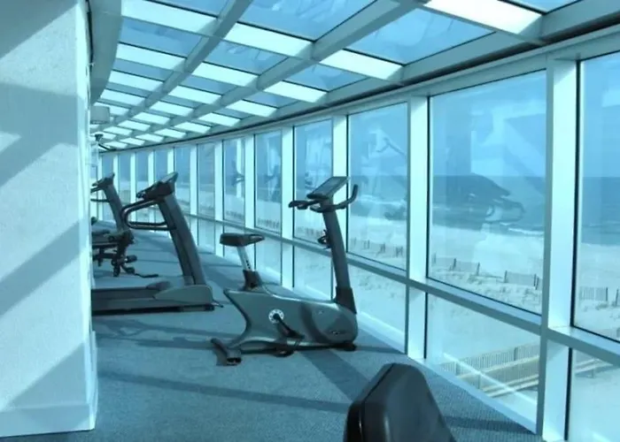 Island Tower 25th Floor Corner - Amazing Views! Apartment *